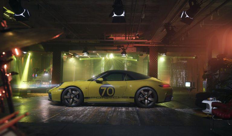 Iubești stilul auto de acum 55 de ani, dar preferi tehnica avansată? S-a rezolvat: tocmai a apărut Porsche 911 Spirit 70!