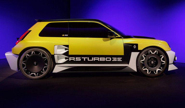 Nu-i rău să primești 850 de comenzi pe săptămână pentru un vehicul de 155.000 de euro! Renault 5 Turbo 3E e obiectul în cauză.