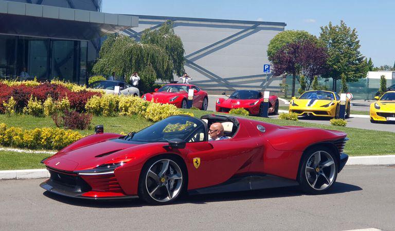 Eveniment excepțional azi, 15 mai 2025, la Țiriac Collection: 50 de ani de istorie Ferrari reflectată în fabuloasa colecție
