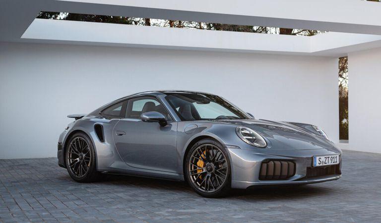 Denumire păstrată, dar tehnică de propulsie nouă! Porsche 911 Turbo S marchează și un salt la performanțe.