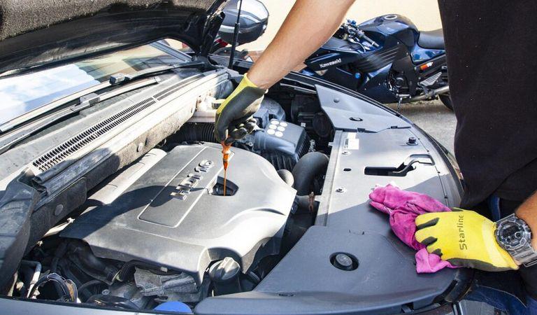 (P) Înțelegerea semnelor care indică o defecțiune a motorului mașinii dumneavoastră