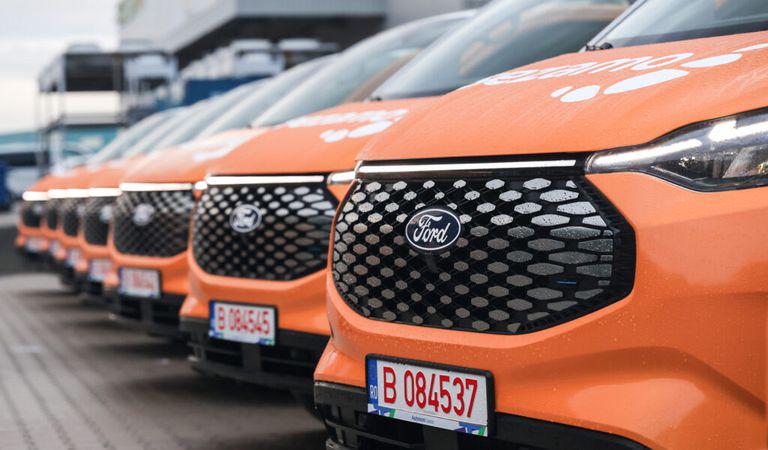 Succes pentru Ford E-Transit Custom în România: van-ul diviziei Ford Pro, ales pentru misiunile intense ale flotei Sezamo