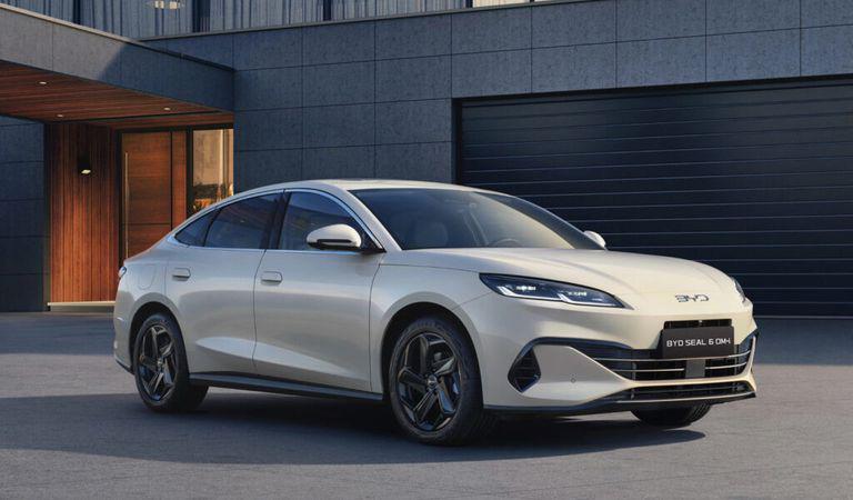 Premiere naționale din partea chinezilor care au atras atențiala SAB 2025: BYD Seal 5 DM-i și Seal 6 DM-i