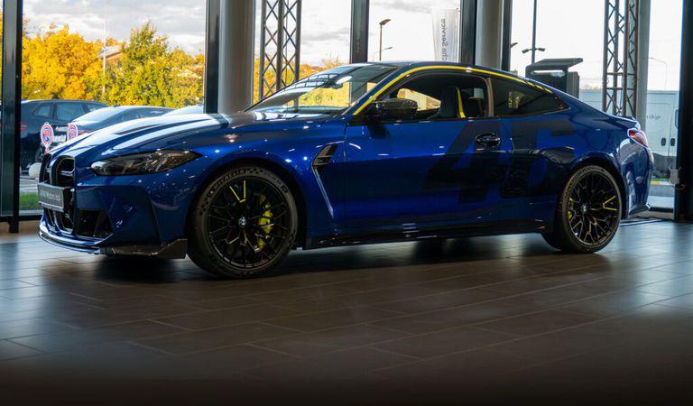 Eveniment excepțional la BMW APAN Motors Iaşi. Acolo s-au livrat două exemplare ale ediției limitate BMW M4 CS VR46