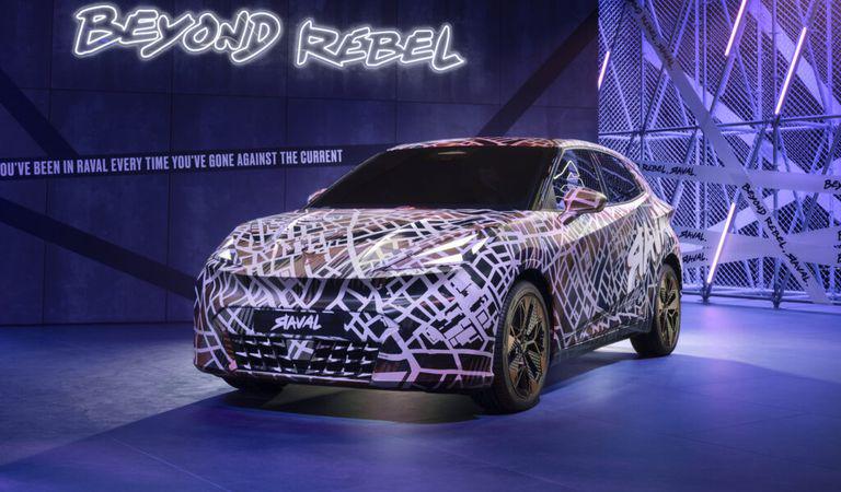 Dozare justă a avantajelor favorabile electromobilității – asta promite Cupra Raval, a cărui lansare e programată în 2026