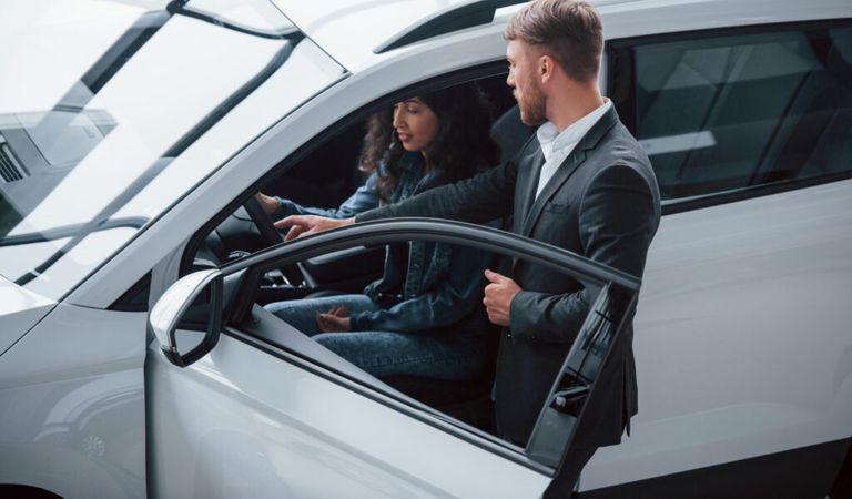 (P) De la super-mașini la modele accesibile: cum se definește experiența premium indiferent de buget