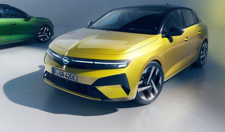 Stilul minimalist-avansat rămâne, dar noile detalii ale faceliftului seriei Opel Astra ridică rafinamentul și confortul în ansamblu