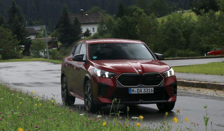 Capabilitățile dinamice remarcabile erau de așteptat de la BMW X2 M35i. Și vin la pachet cu competență în alocarea resurselor