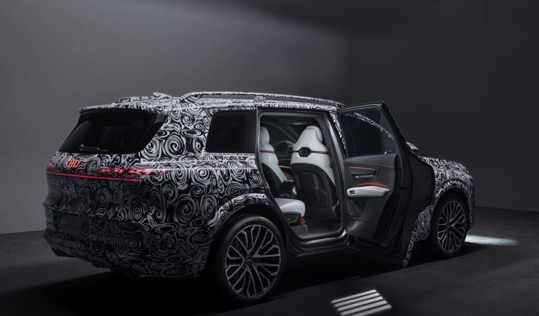 Marca din Ingolstadt a considerat oportun să ni-l prezinte pe marele Audi Q9 începând dinăuntru spre afară