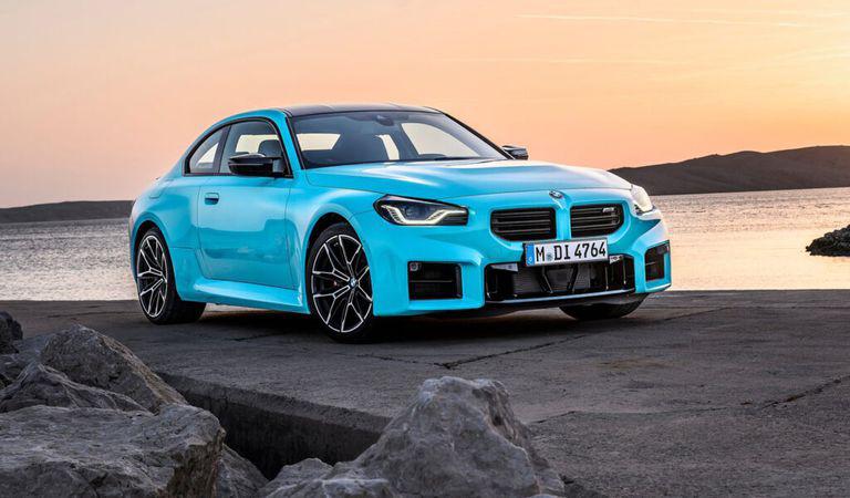 La 480 CP, e preferabil să ai tracțiune integrală. BMW M2 M xDrive propune asta și ceva în plus