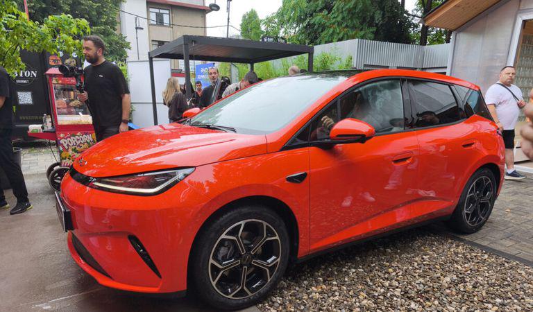 Debut comercial în România pentru BYD Dolphin G DM-i, un hatchback fără concurență directă în segmentul B