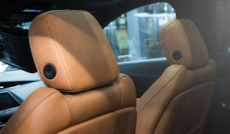 (P) Cum reîmprospătezi interiorul din piele al mașinii: recomandări utile pentru un aspect îngrijit
