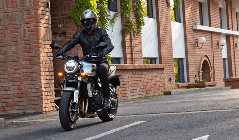 Honda CB 1000F  – despre spiritul retro si placerea pura de a conduce