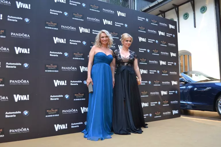 Cristina Cioran si Paula Chirila