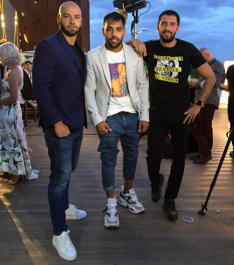 698974132490566927722686304411966087102464n