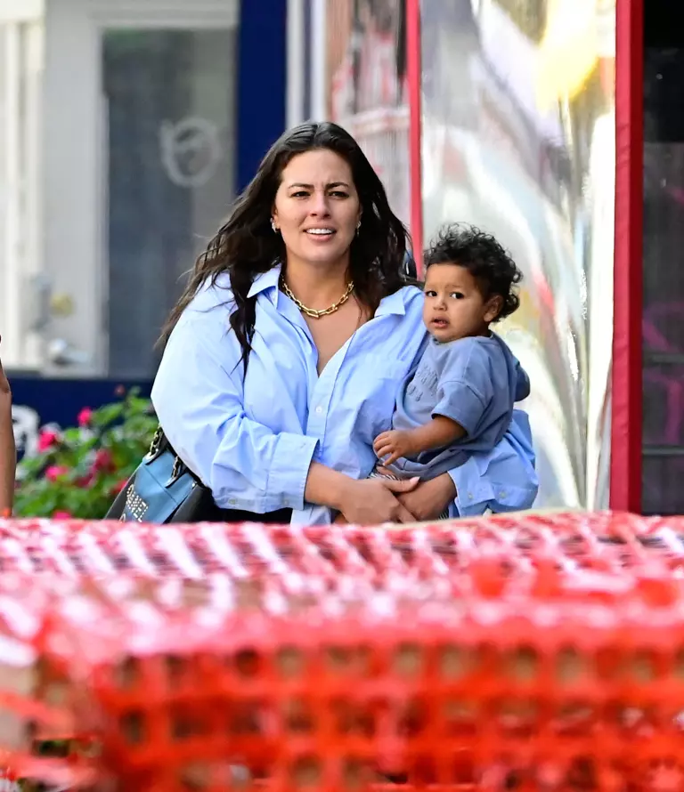 EXCLUSIVE: Ashley Graham is Pictured Leaving a Restaurant in New York City.