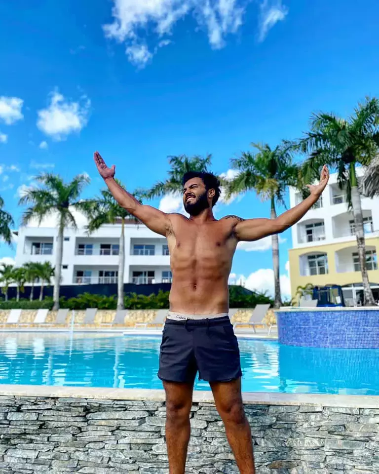 cati-bani-ia-jador-pentru-o-cantare-3