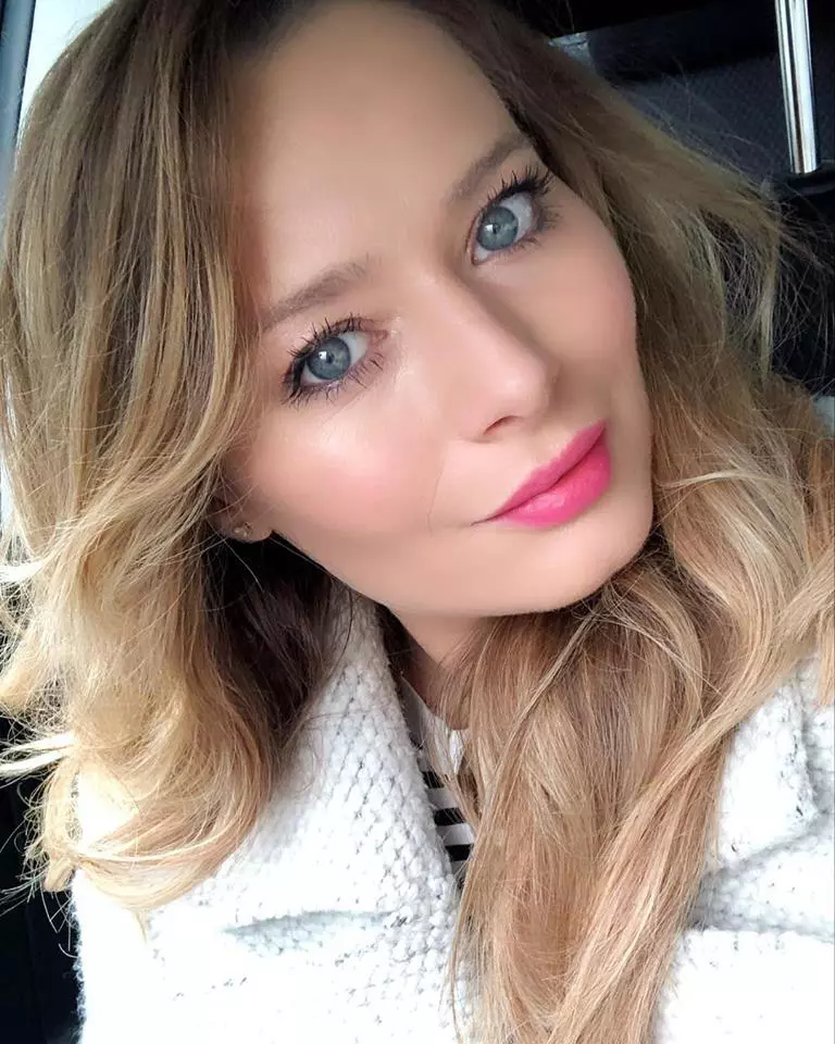 Laura Cosoi