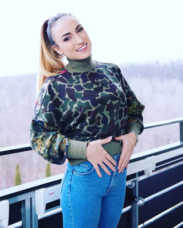 Anca Bucur este însărcinată în 15 săptămâni