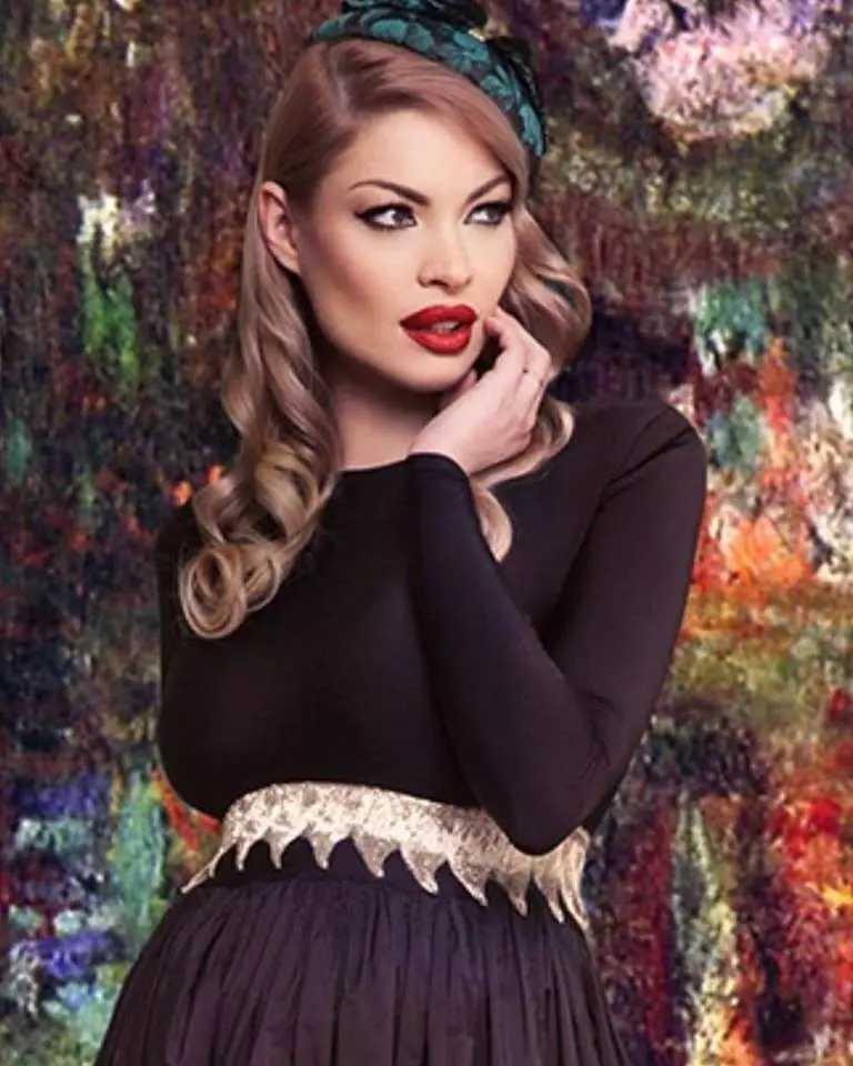 Valentina Pelinel a născut2
