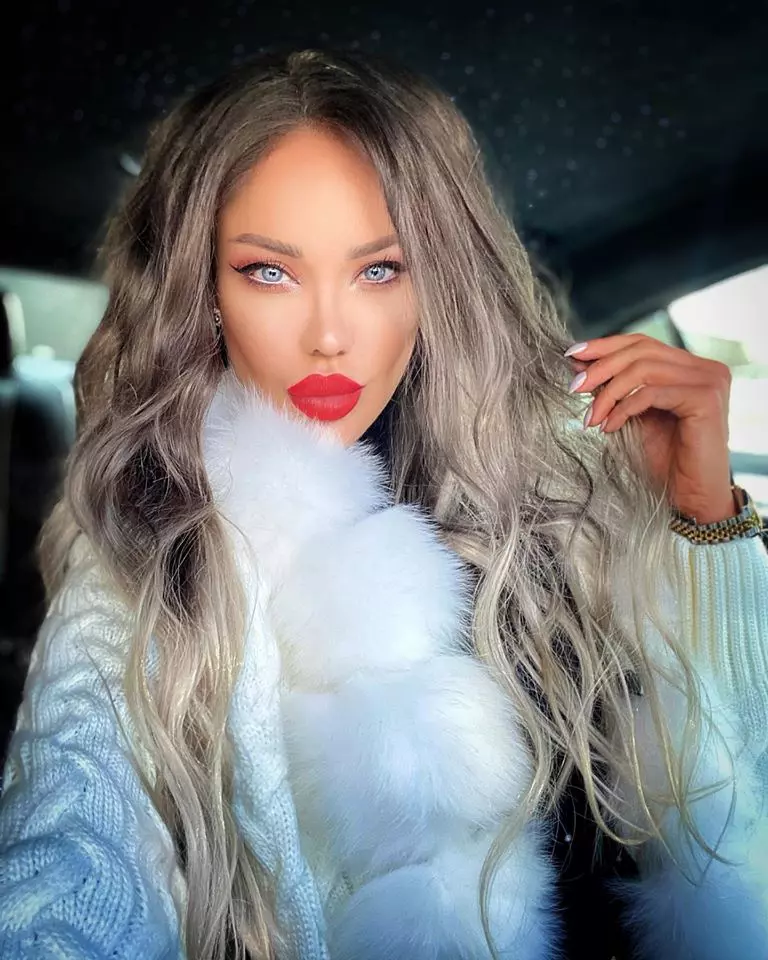 Bianca Drăgușanu gafă melodia Arianei Grande2