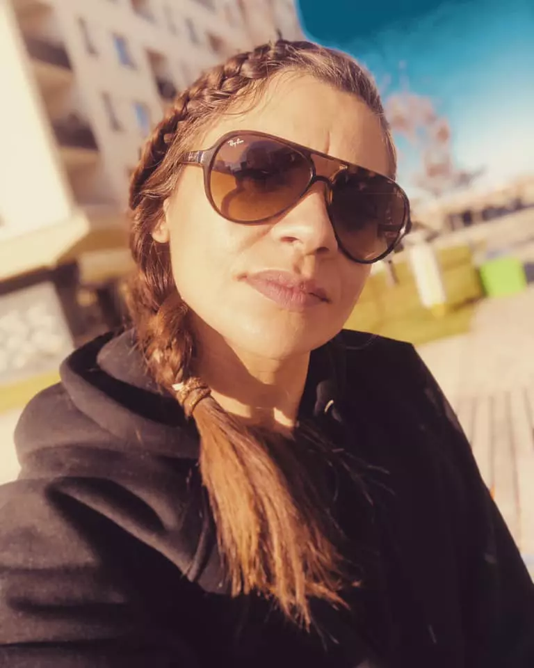 Cum-arata-azi-Laura-Andresan.-Fosta-partenera-a-lui-Grasu-XXL-a-implinit-40-de-ani-13
