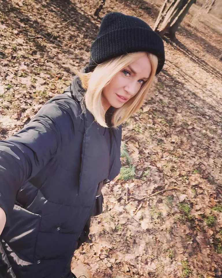 Tania Budi are 51 de ani