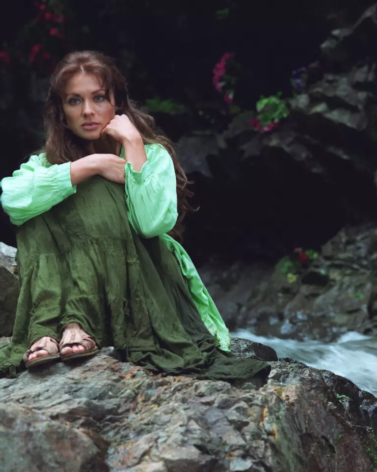 Leticia Calderon (Esmeralda)