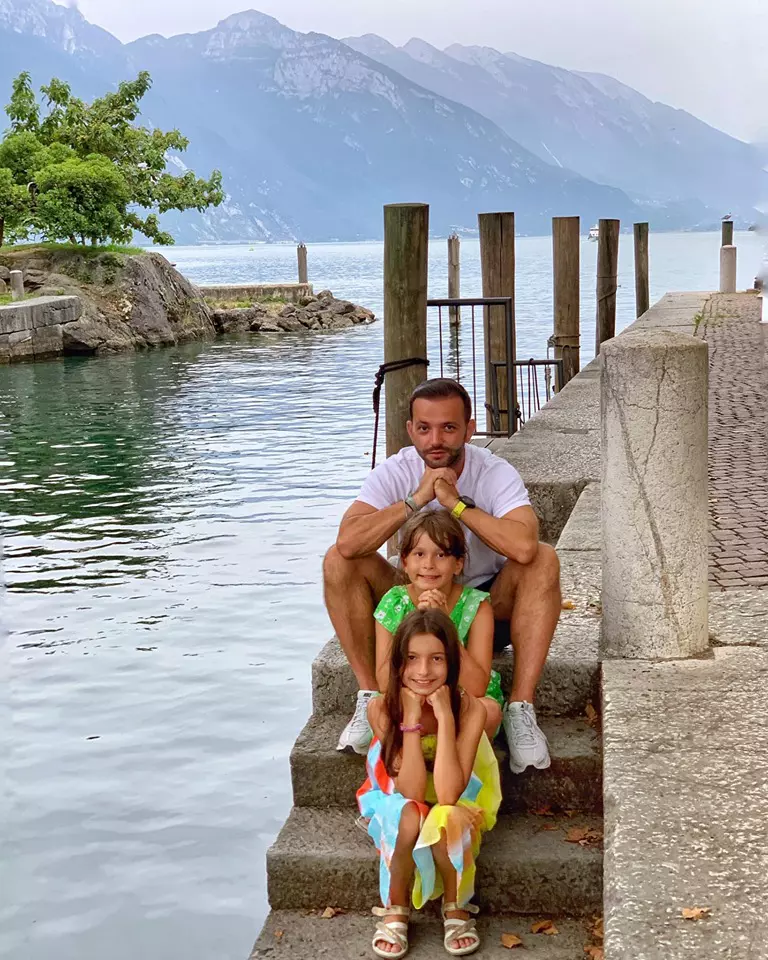 Mihai Morar și fetele sale