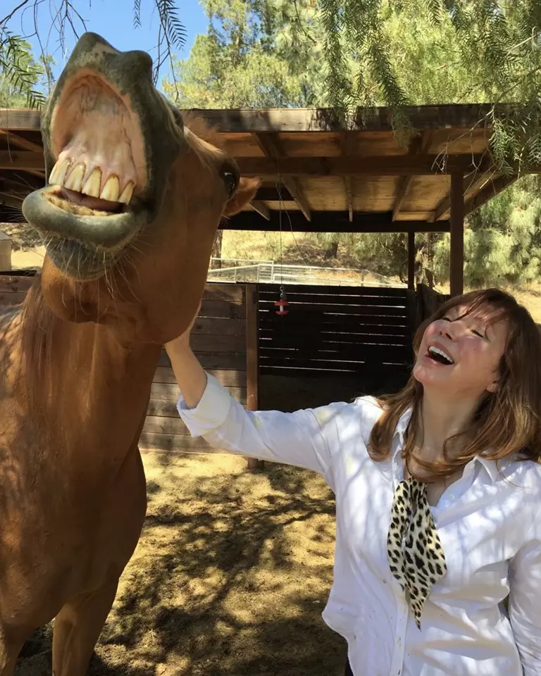 Victoria Principal şi-a deschis o fermă unde sunt salvate şi îngrijite animale