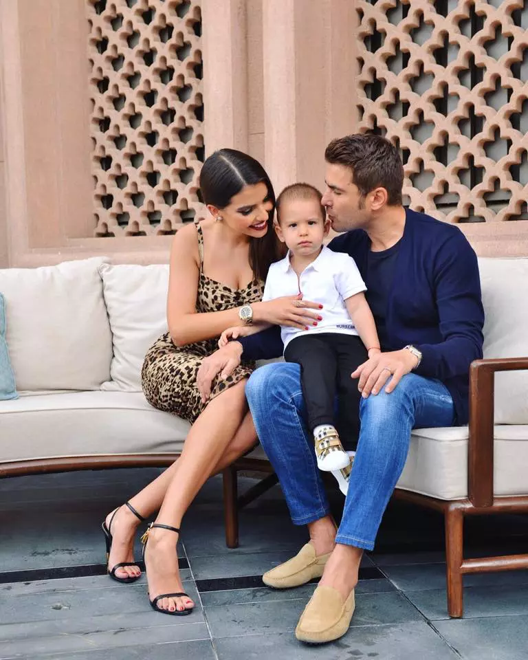 Adrian Mutu si Sandra 1