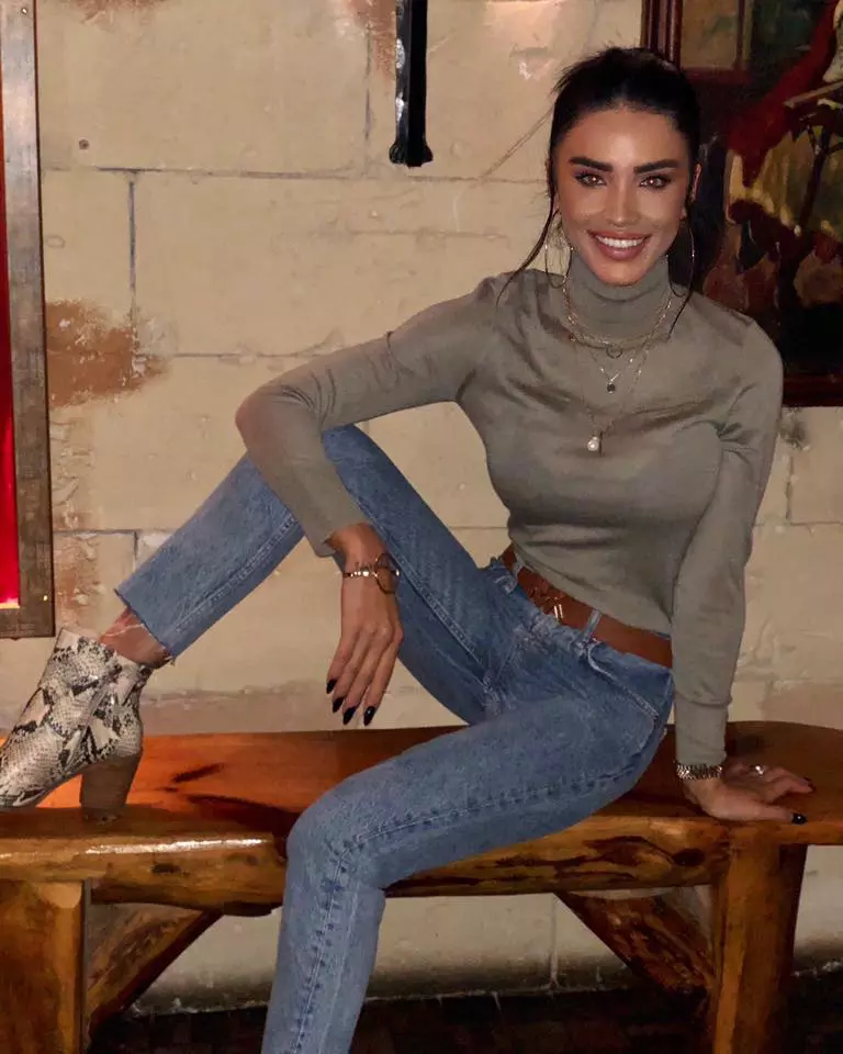 Adelina-Pestritu-2-1