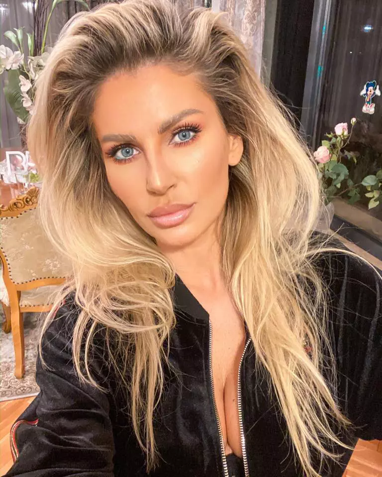 Andreea Bănică (2)