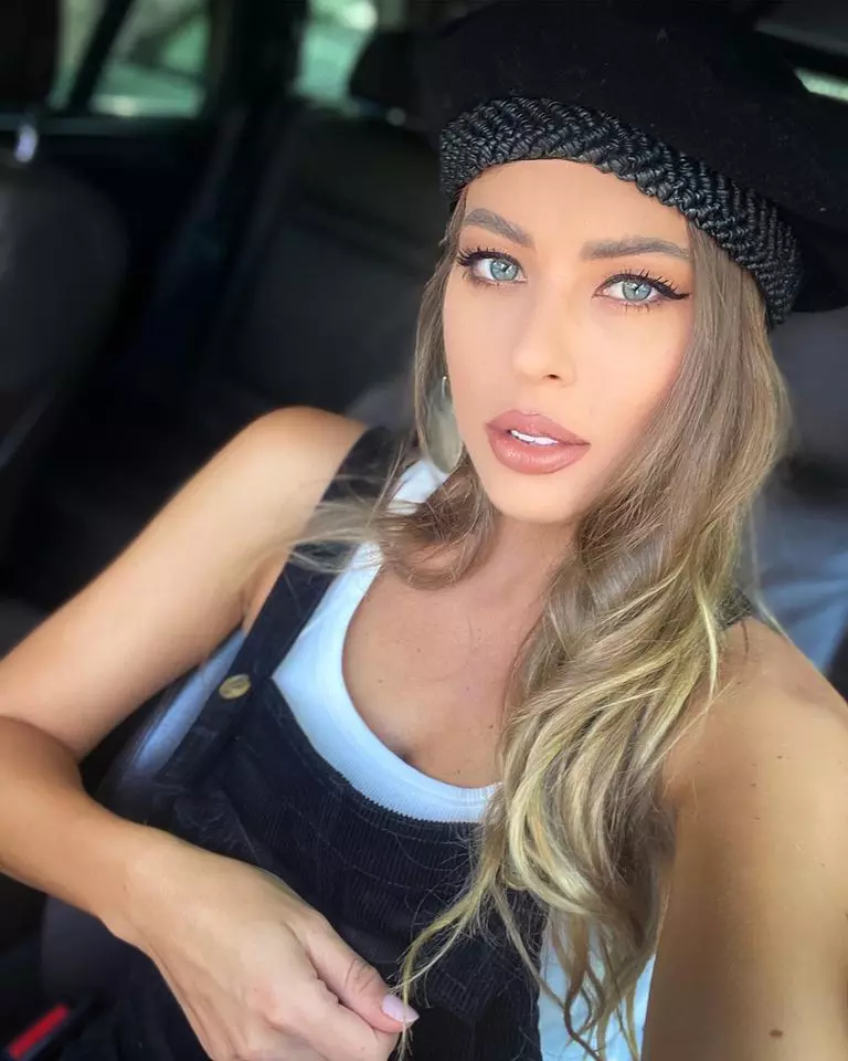 Cine-e-Roxana-Nemeș-de-la-Bravo-ai-stil-7