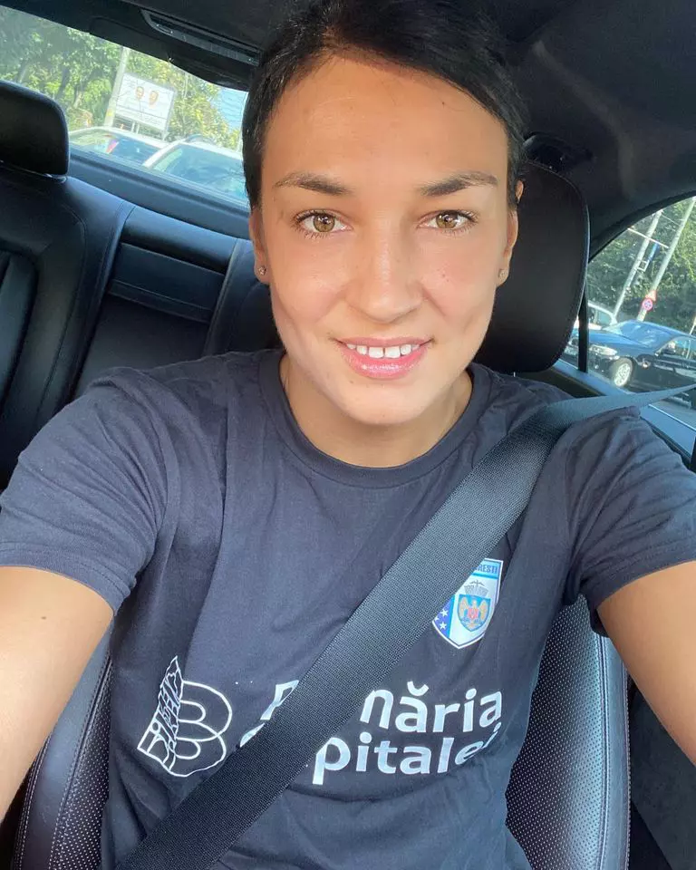 Cristina-Neagu-COVID-19-3