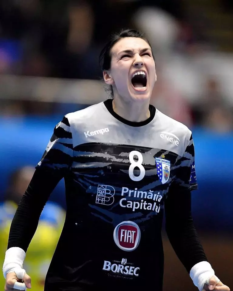 Cristina-Neagu-COVID-19-4