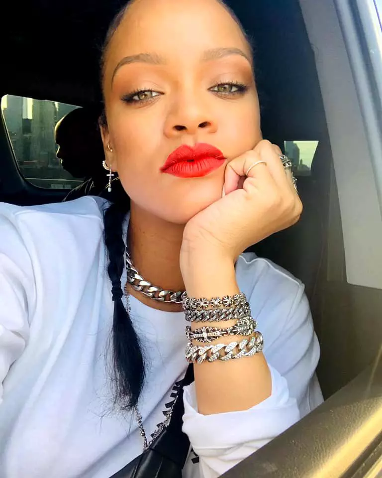Rihanna-2