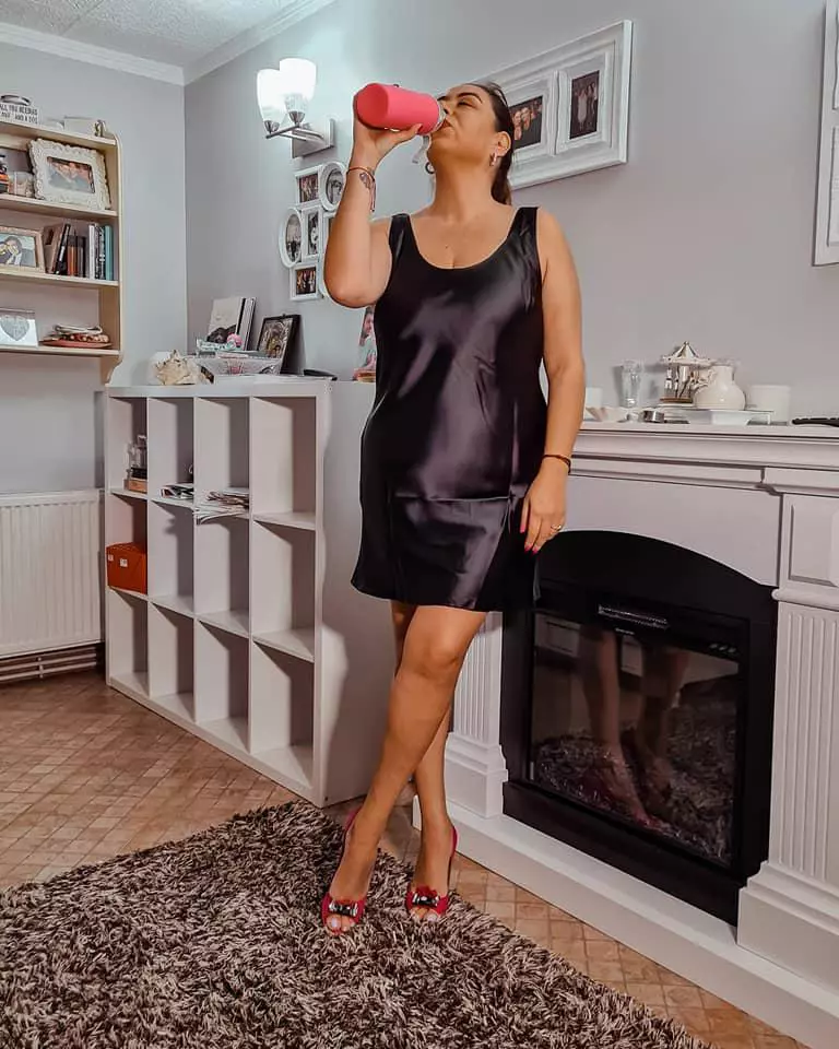 Oana-Roman-rochie-mini-slăbit-3-1