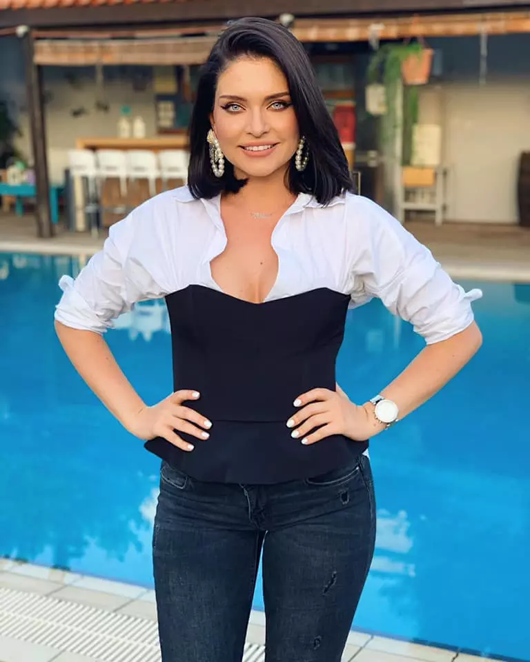 cine-este-Adelina-Damian-de-la-Survivor5