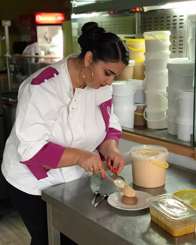 narcisa-birjaru-a-castigat-chefi-la-cutite-ce-va-face-cu-premiul-1