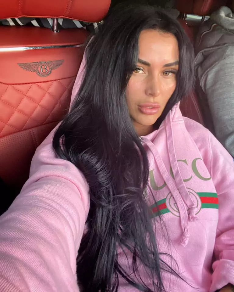 daniela-crudu-bani-6