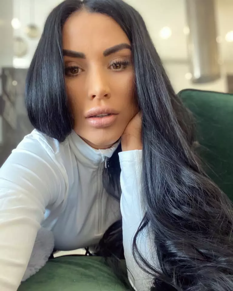 daniela-crudu-bani-7