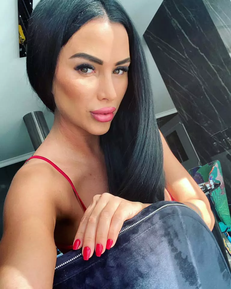 daniela-crudu-bani-8