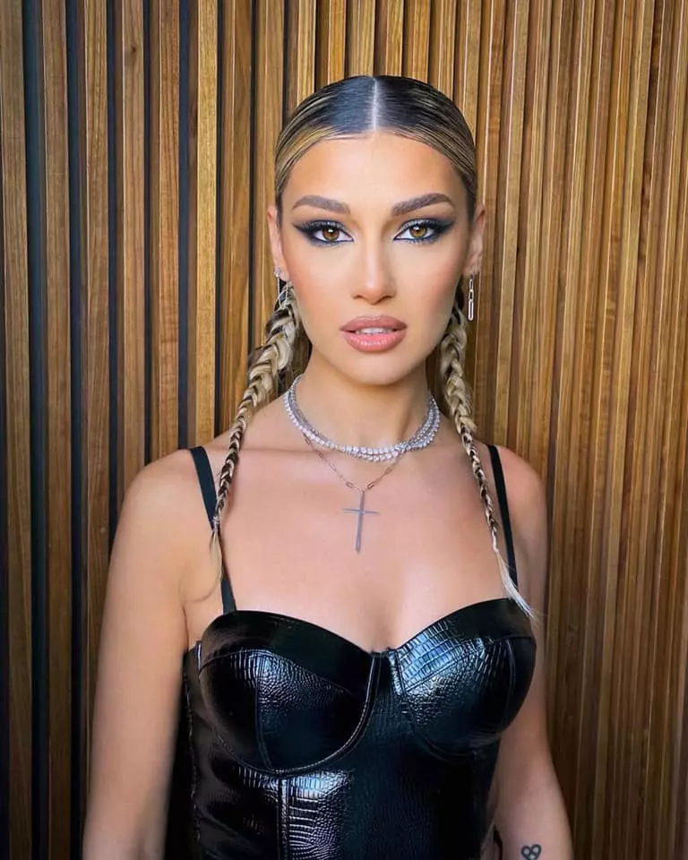 alina eremia cantareata