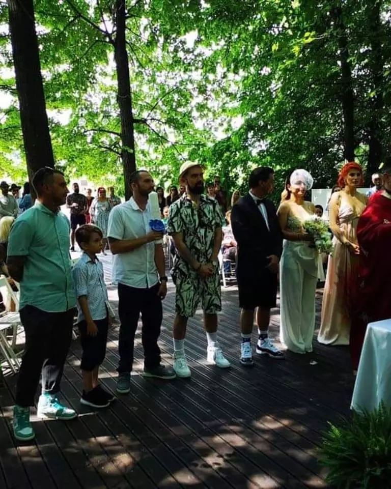 cine-este-sotia-lui-doc-6