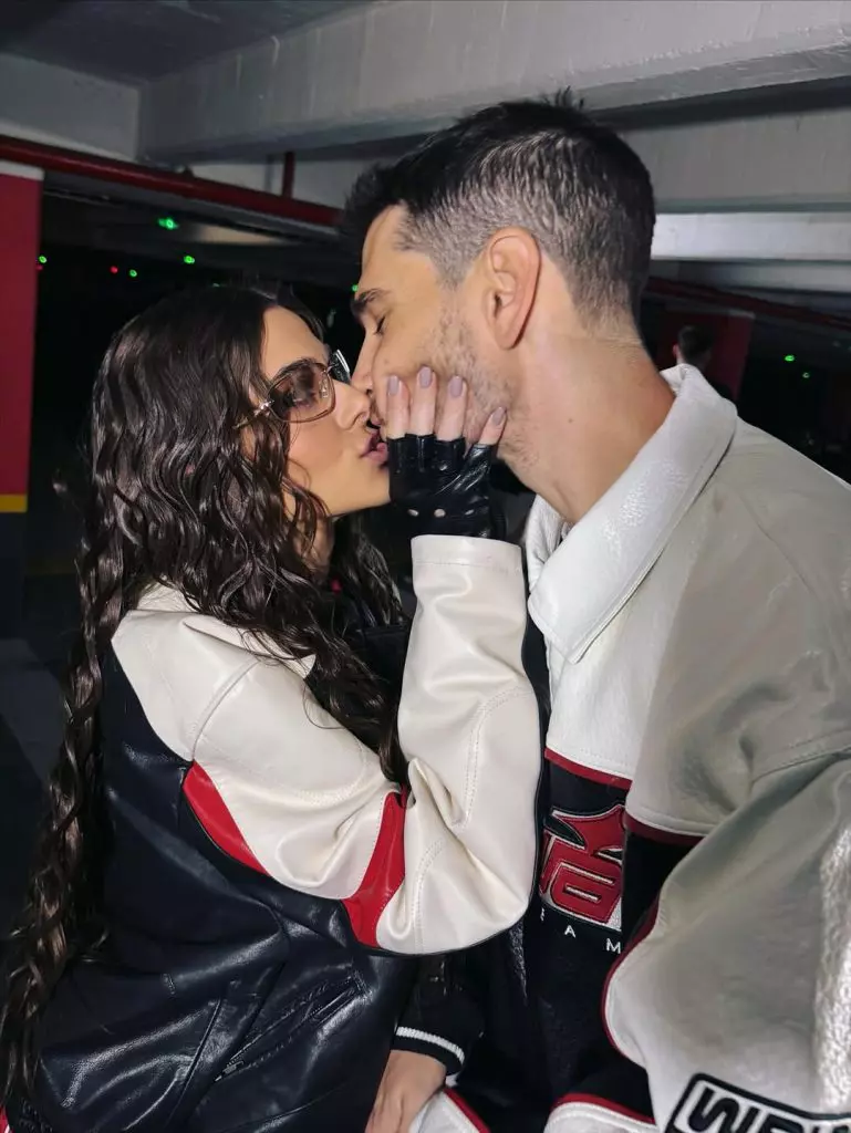 Theo Rose l-a dus pe fiul ei, Sasha, la filmările "Vocea României". Imaginile de familie au devenit virale