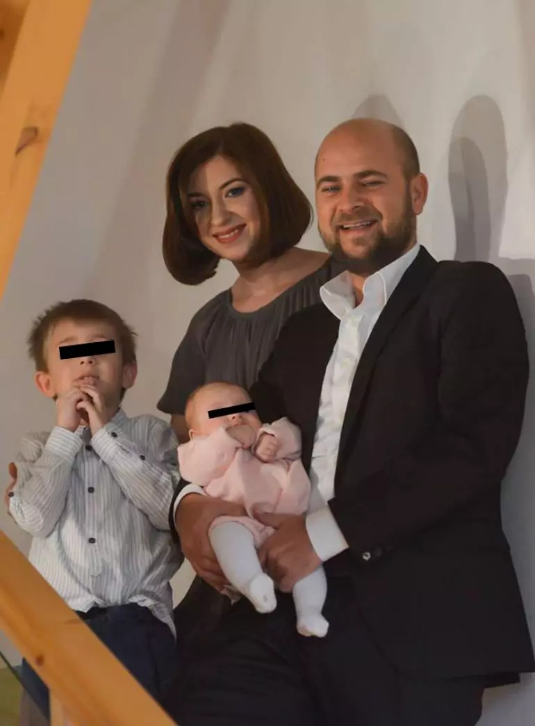 Cosmin-Selesi-alaturi-de-sotia-sa-Irina-si-cei-doi-copilasi-ai-lor