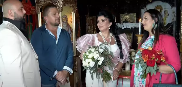 adriana-bahmuteanu-1-2