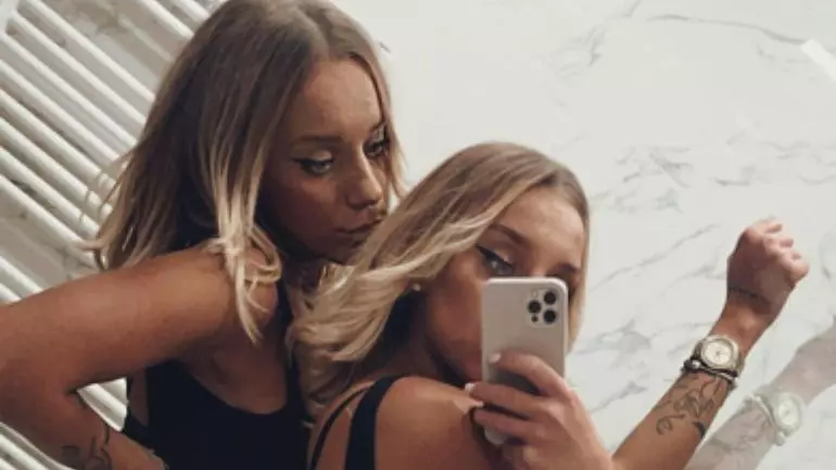 larisa-si-doriana-burean