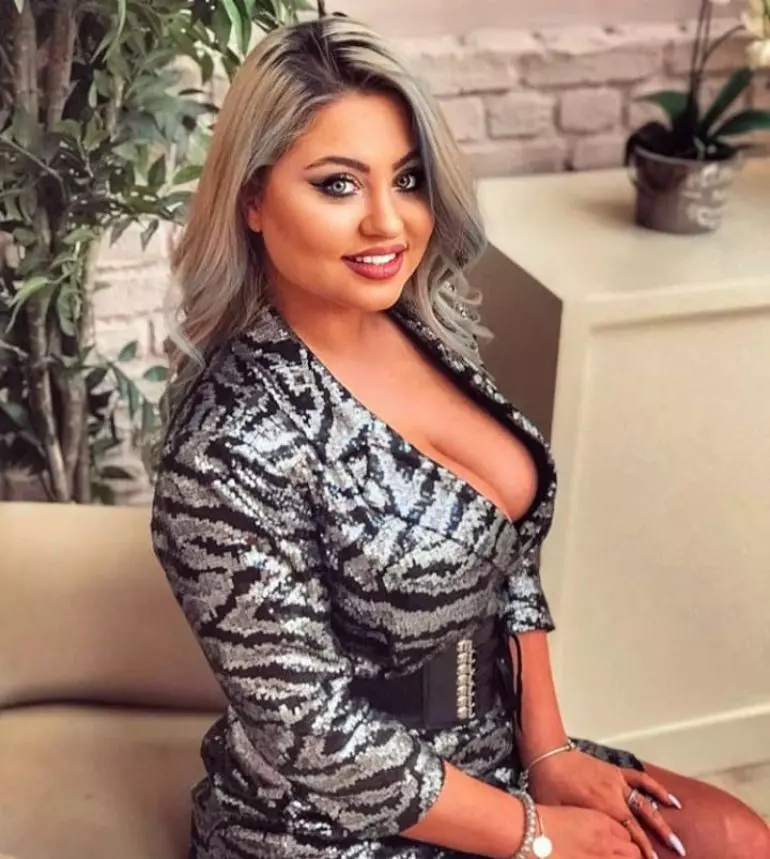 plusica-de-la-puterea-dragostei-operatii-estetice